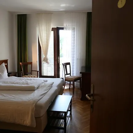 Ana Bed & Breakfast *