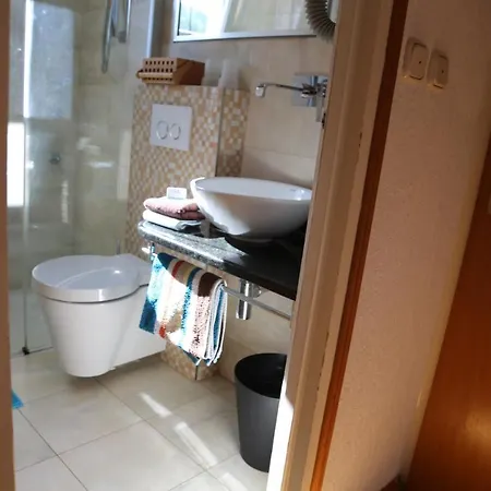 Ana Bed & Breakfast *