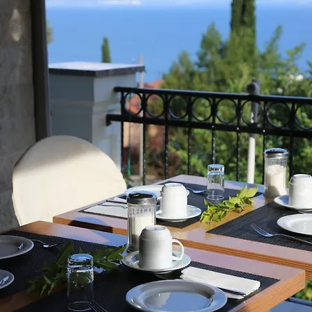 Ana Bed and breakfast 3*